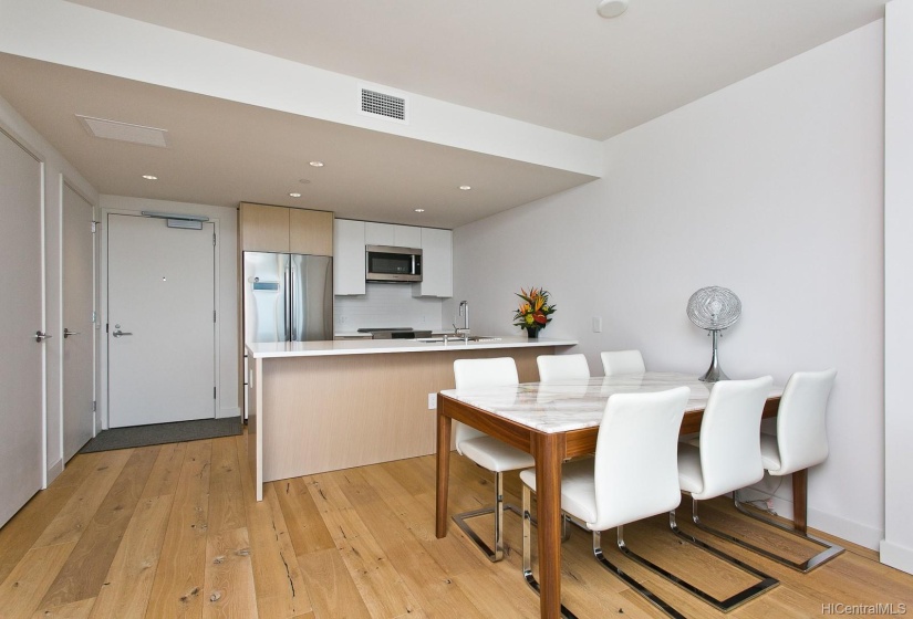 Kitchen Dining area