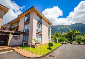 Nestled in the valley of the Ko’olau Moutains.