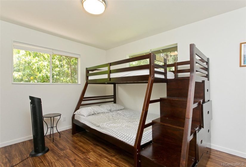 Third bedroom with peachful forest view outside