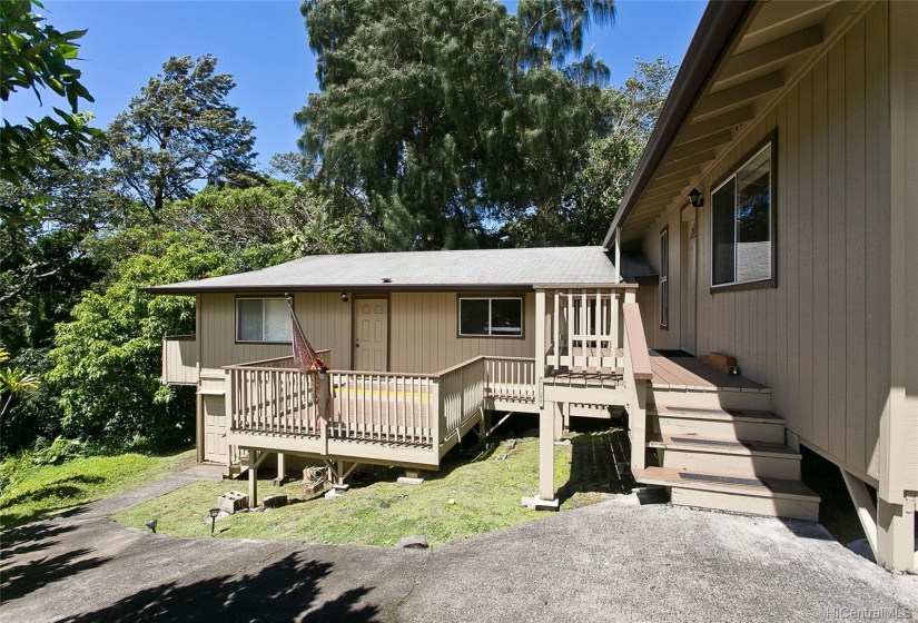 Great lanai area for outdoor living