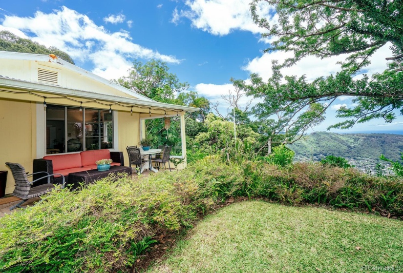 Charming home with the feel and look of old Koke'e in the hills of Kauai.