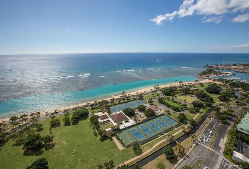 ALA MOANA BEACH PARK