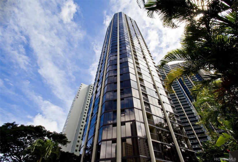 Exterior view of Honolulu Tower.