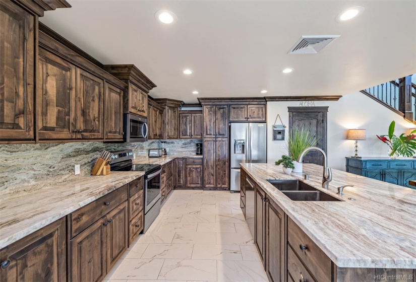 Enjoy the chef's kitchen & walk in pantry with plenty of cabinet and countertop space.