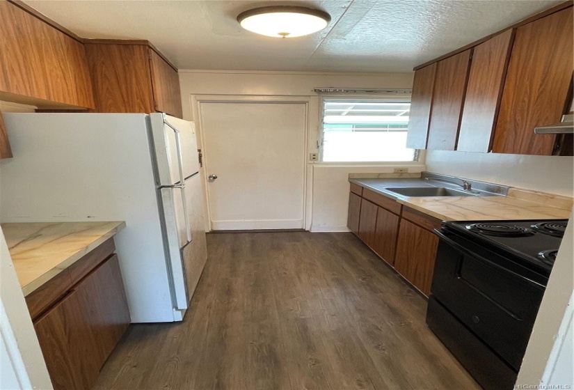 2 bed 1 bath unit. Recently occupied