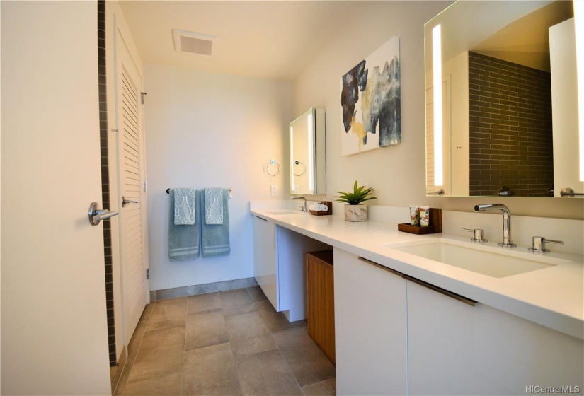 Contemporary master bathroom.