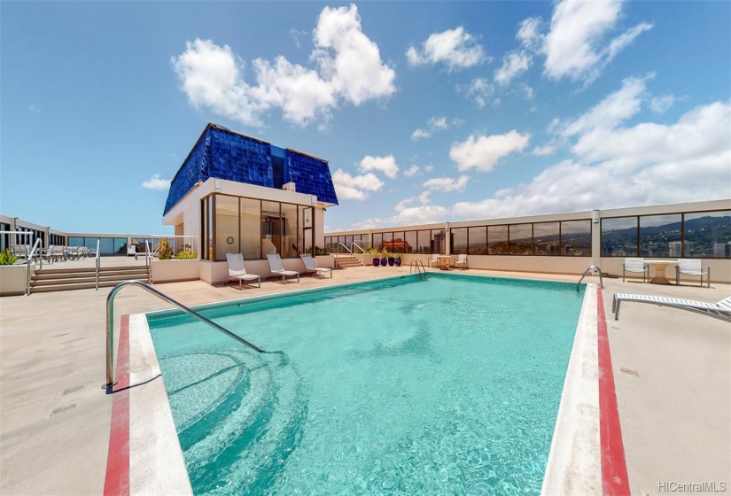 Villa on Eaton Square is loaded with amenities including the rooftop amenity deck with 360 degree views.  The pool is heated for comfortable year round use.