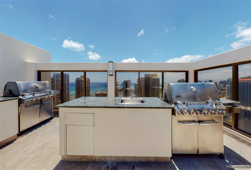 There are three grills for community use as well as kitchen areas that can be reserved.  Enjoy the amazing city and ocean views with a cold beverage while grilling dinner.