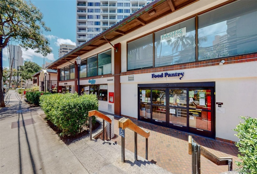 Food Pantry is about 100 feet from the elevator of the Villa residential tower and features a deli, fresh vegetables, liquor & beer section, and most grocery essentials.  Convenient for those emergency needs or every day shopping.