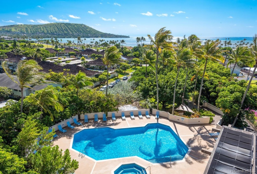 Yes, this is the actual view from this unit!  It's a great mix of Koko Kai, the ocean with its ever changing colors and boat activities, and the waving palm trees as well.