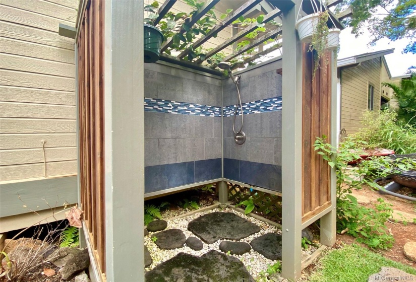 Fantastic, well enjoyed outdoor shower