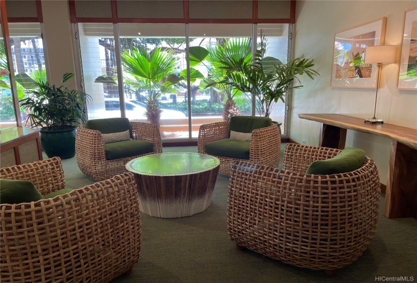 Serene lobby to sit while waiting for your ride.