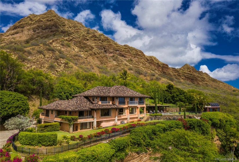 Expansive Villa Estate ideally situated on Diamond Head is truly a most special property.  Pool separates the guest cottage from the main home, all have spectacular ocean views.