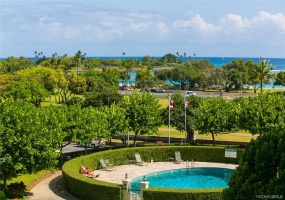 1350 Ala Moana has a very special location at the superblock corner of Piikoi & Ala Moana Blvd overlooking Ala Moana Beach Park and out to the ocean. Its especially spacious and manicured grounds surround the building & pool.