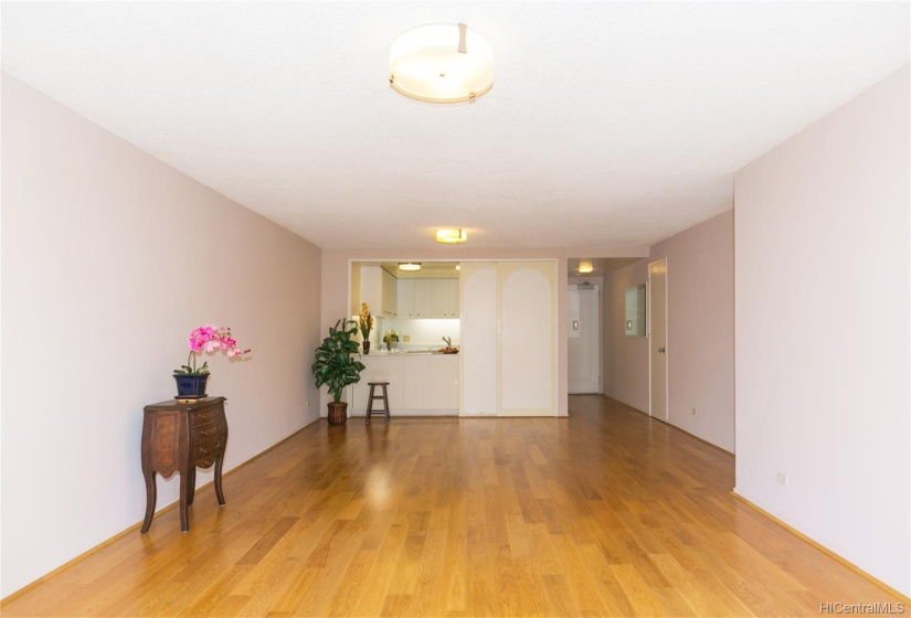 Viewing the length of the living area from the lanai really shows off the hardwood floor