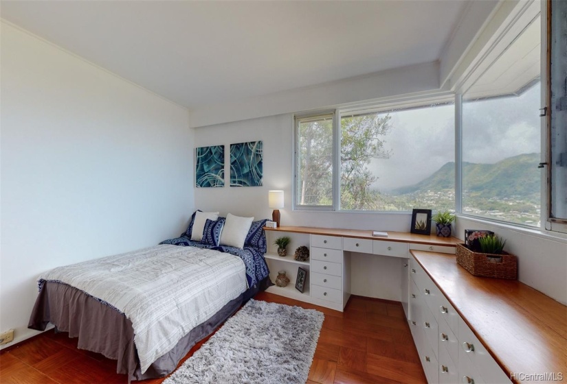 You'll love waking up to views of Oahu Country Club and Nu'uanu valley right outside your window.