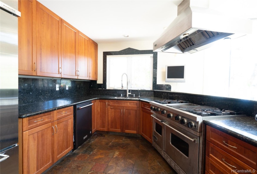 Chef's Kitchen with Viking Stove/Oven.