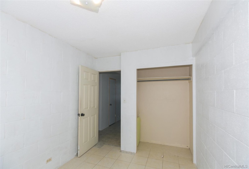 great closet space in bedroom