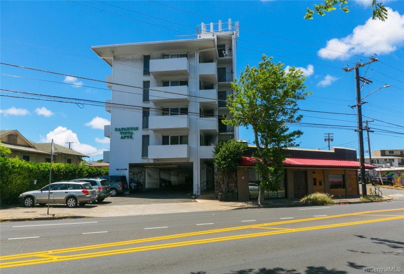 View from Kapahulu Ave, looking at front of Kapahulu Vistas