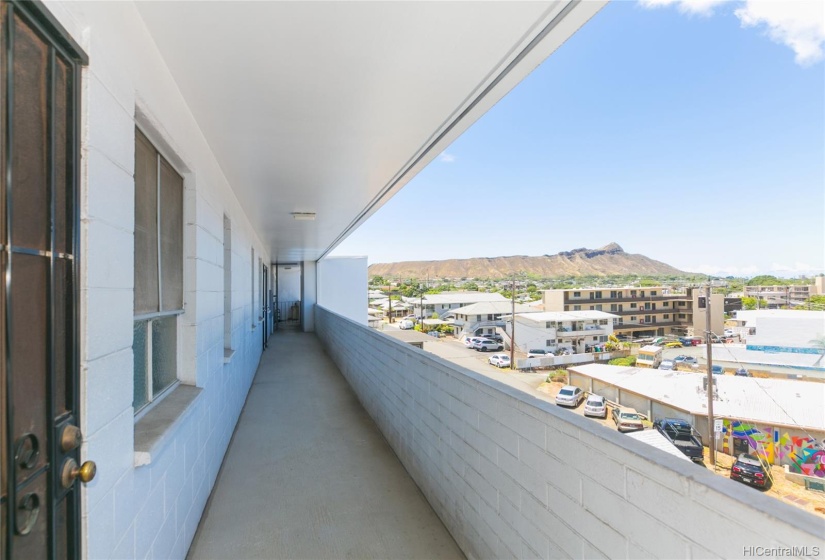 Front door in the foreground, Diamond head in the background