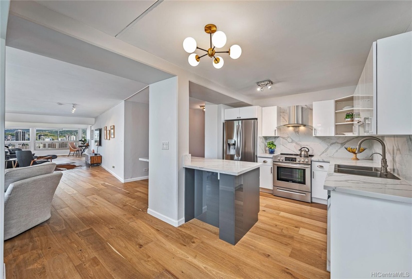 Everyone loves a brand new open kitchen with all the bells and whistles.