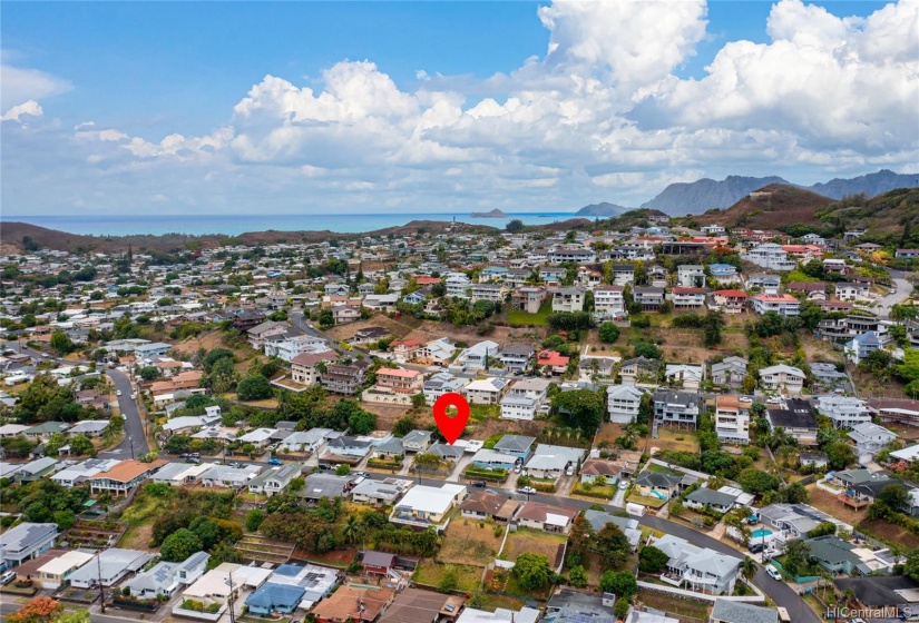 Prime location just minutes from Kailua town and world famous beaches!