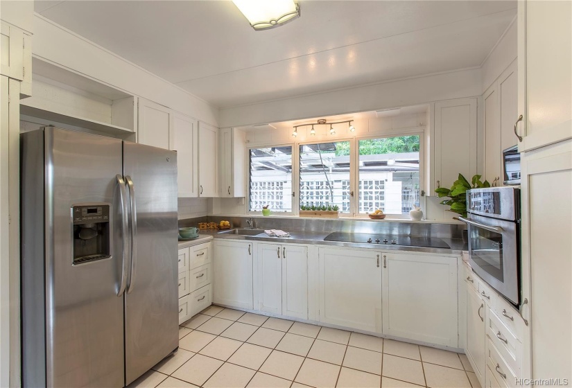 Large Kitchen looking into garden area