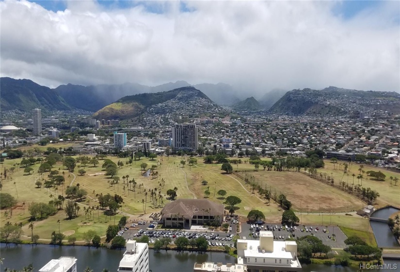 Direct views of the mountains, rainbows and valleys. Ala Wai Gold Course is across the canal.