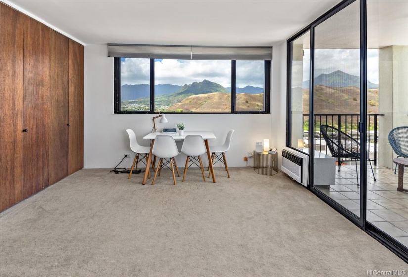 Another view of the third bedroom/den with lanai door