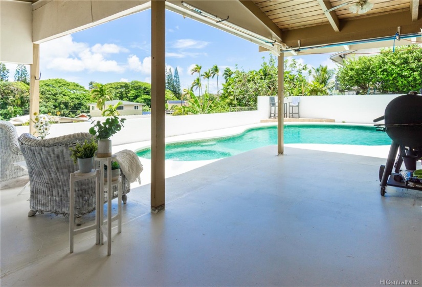 Undercovered lanai is perfect for family functions