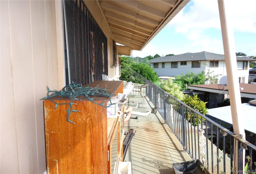 Upstairs Lanai