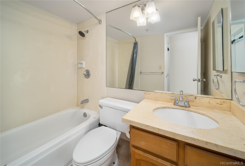 Look forward to your morning and evening routine in this well maintained bathroom