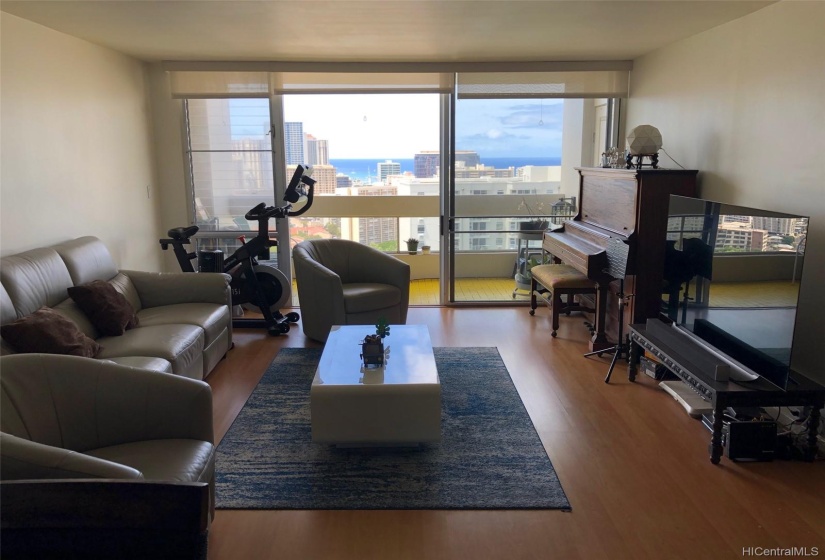 Living room area that opens to the lanai