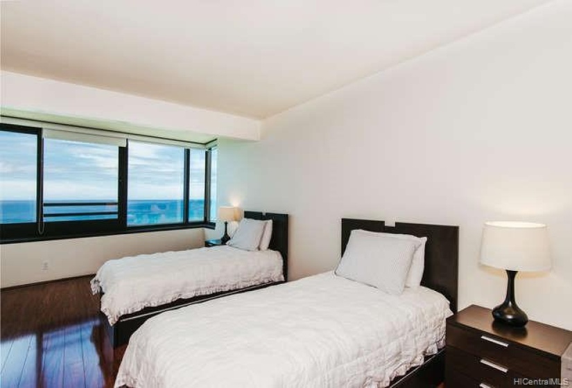 2nd bedroom with ocean view