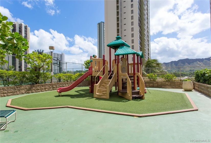 Waikiki Banyan playground