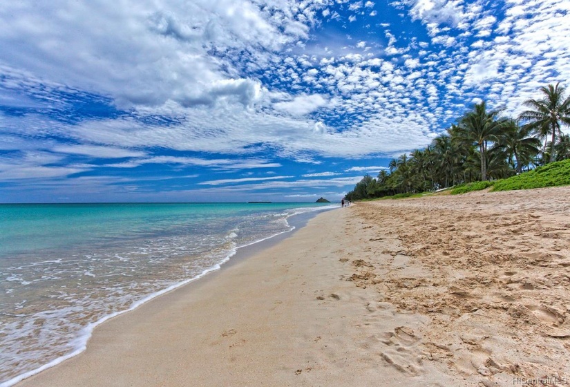 Take your kayak or surfboard to nearby Kailua Beach! Welcome Home!