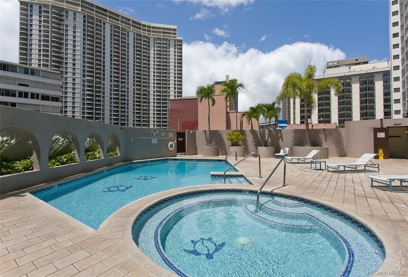 Pool / Hot Tub