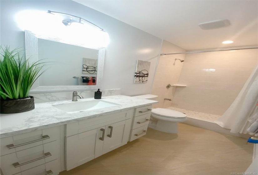 Bathroom virtually staged