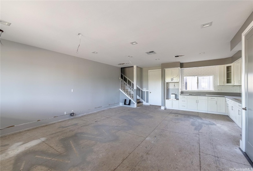 Open kitchen and dining room layout