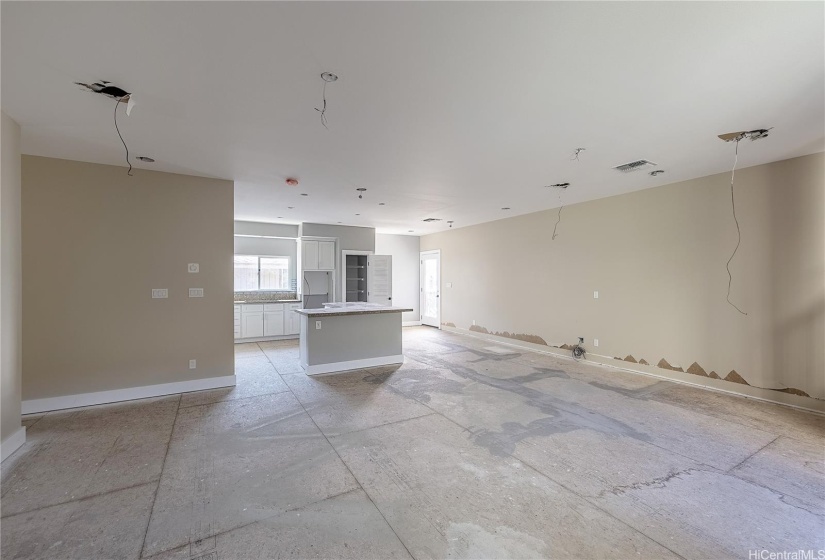 Spacious living room