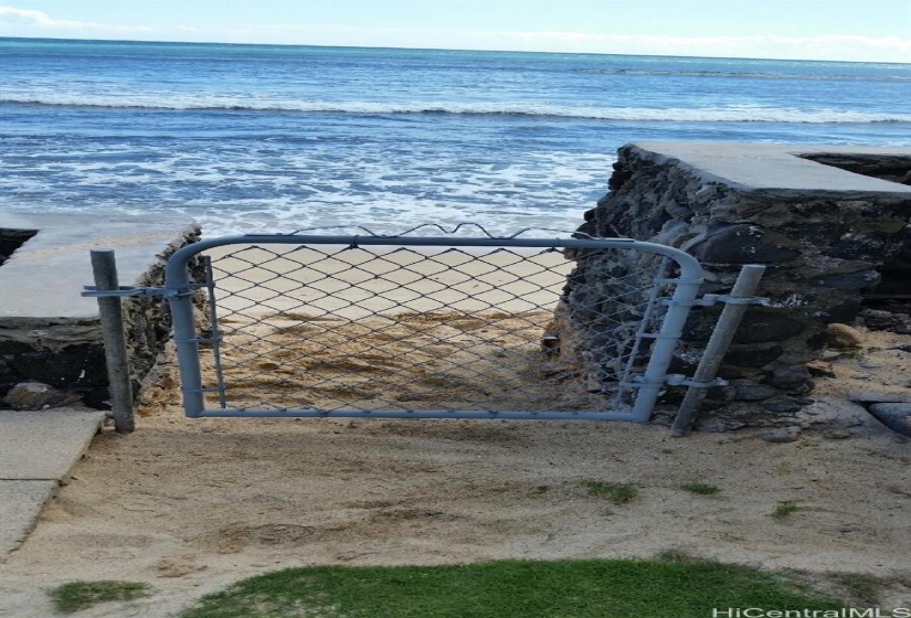 Gate going to the ocean/sand/surf/fun!