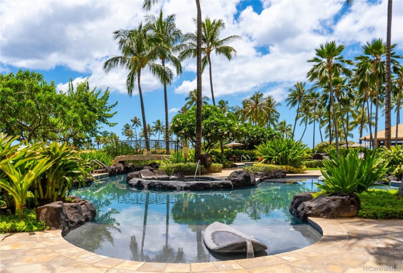 The Lagoon Pool adjacent the Beach Tower is also a very short walk from the lanai of #O-121. This pool features two whirlpool spas and has 4 propane gas BBQ grills available on a first come first serve basis.