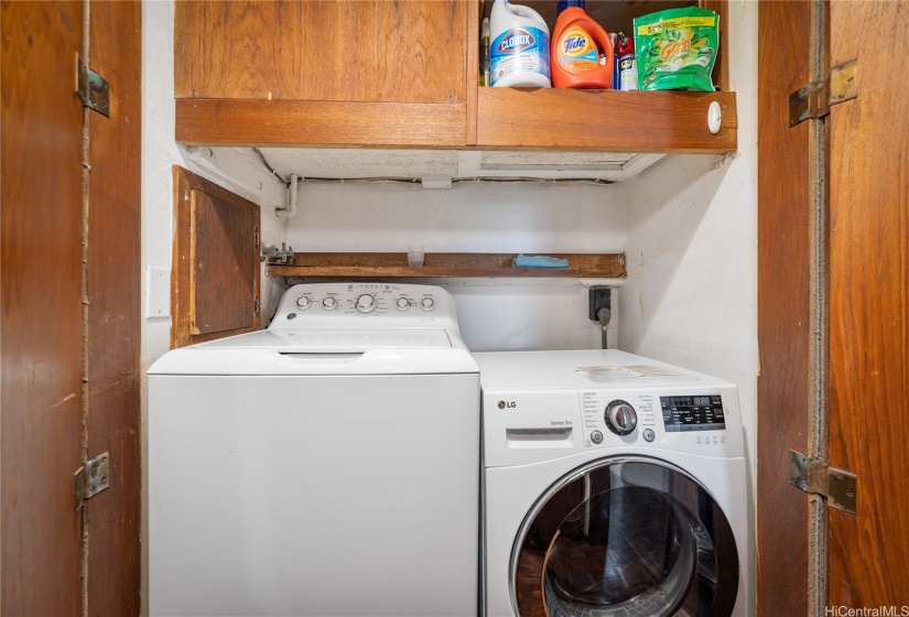 FULL SIZED WASHER DRYER COMBO