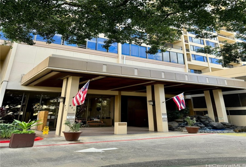 Chateau Waikiki Secured Building Entrance