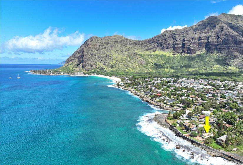 World famous Makaha Beach is close-by and accessible using public beach accesses