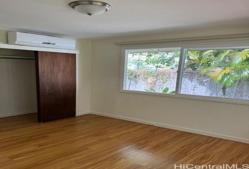 Guest Bedroom w Split AC