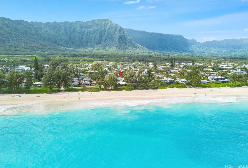 The beautiful turquoise Pacific Ocean in your backyard