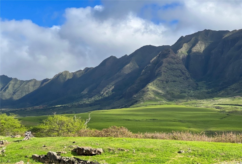 WAIANAE MOUNTAIN RANGE NEAR BY