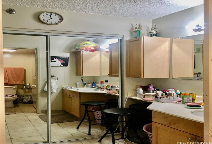 Mirrored Closets in the Bathroom area make it a perfect Dressing area & place to get ready every day!