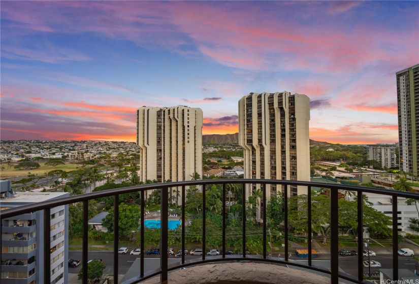 Diamond Head is stunning day to night!